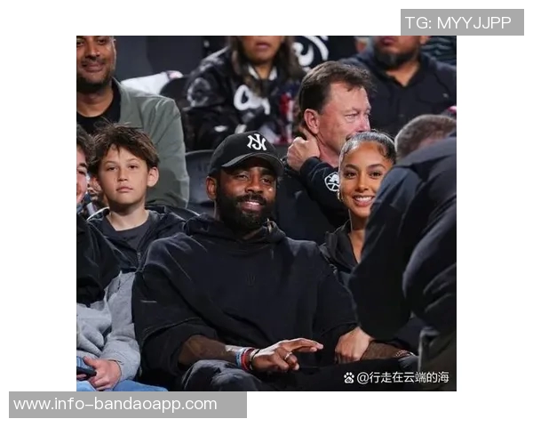 快船备战广州训练照曝光保罗小卡哈登科林斯齐聚场上展现默契