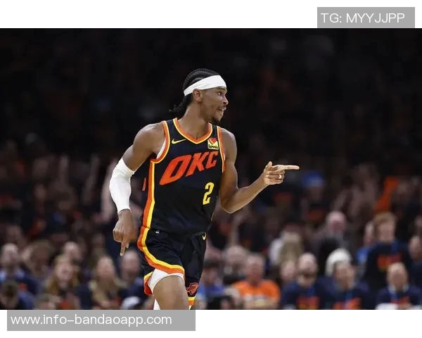 特雷墨菲半场表现抢眼11投6中斩获15分1篮板3抢断展现实力